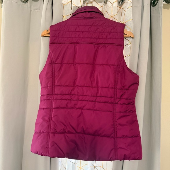 New York and Company Women’s Magenta Puffer Vest | Size Medium | Preowned | V1 - Picture 2 of 8